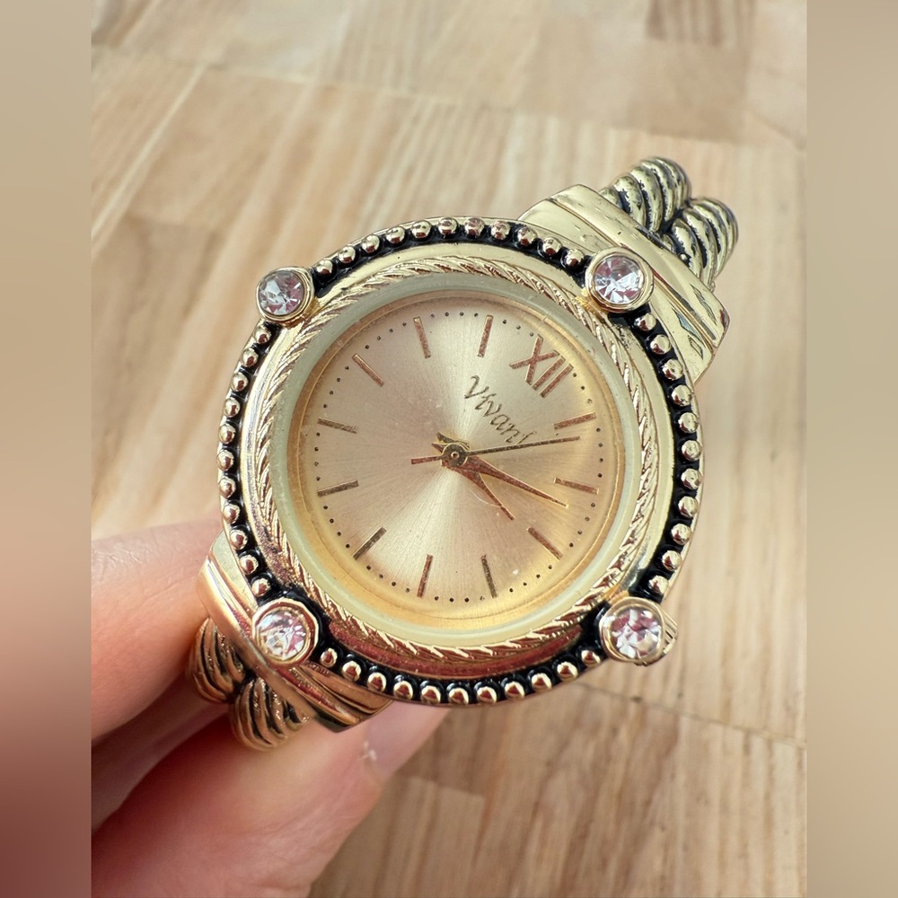 Vivani ladies gold tone cuff bracelet watch NEW BATTERY
